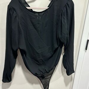 Black long sleeve light weight top
